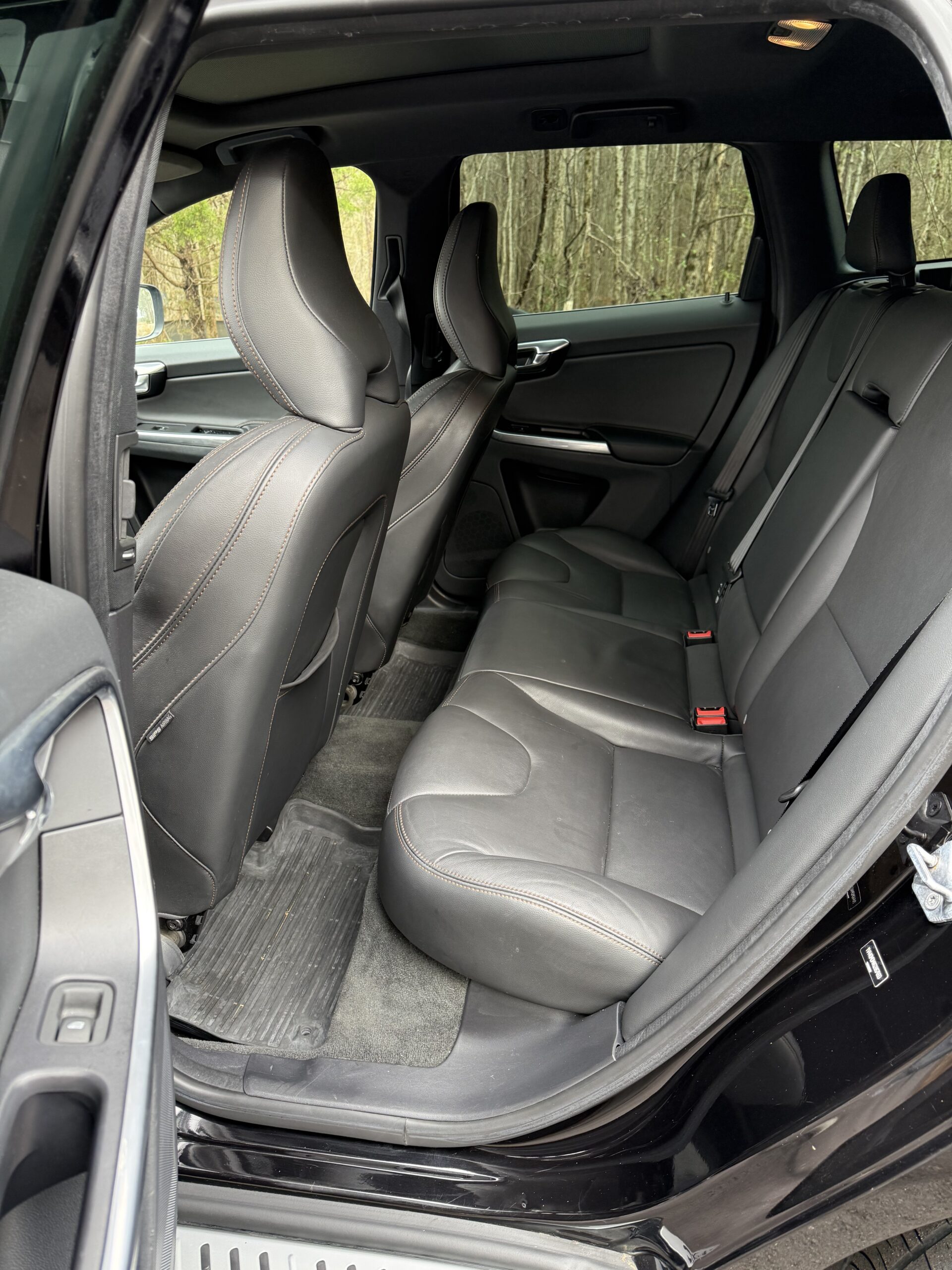 
								2016 Volvo XC60 T5 Platinum Sport Utility 4D full									