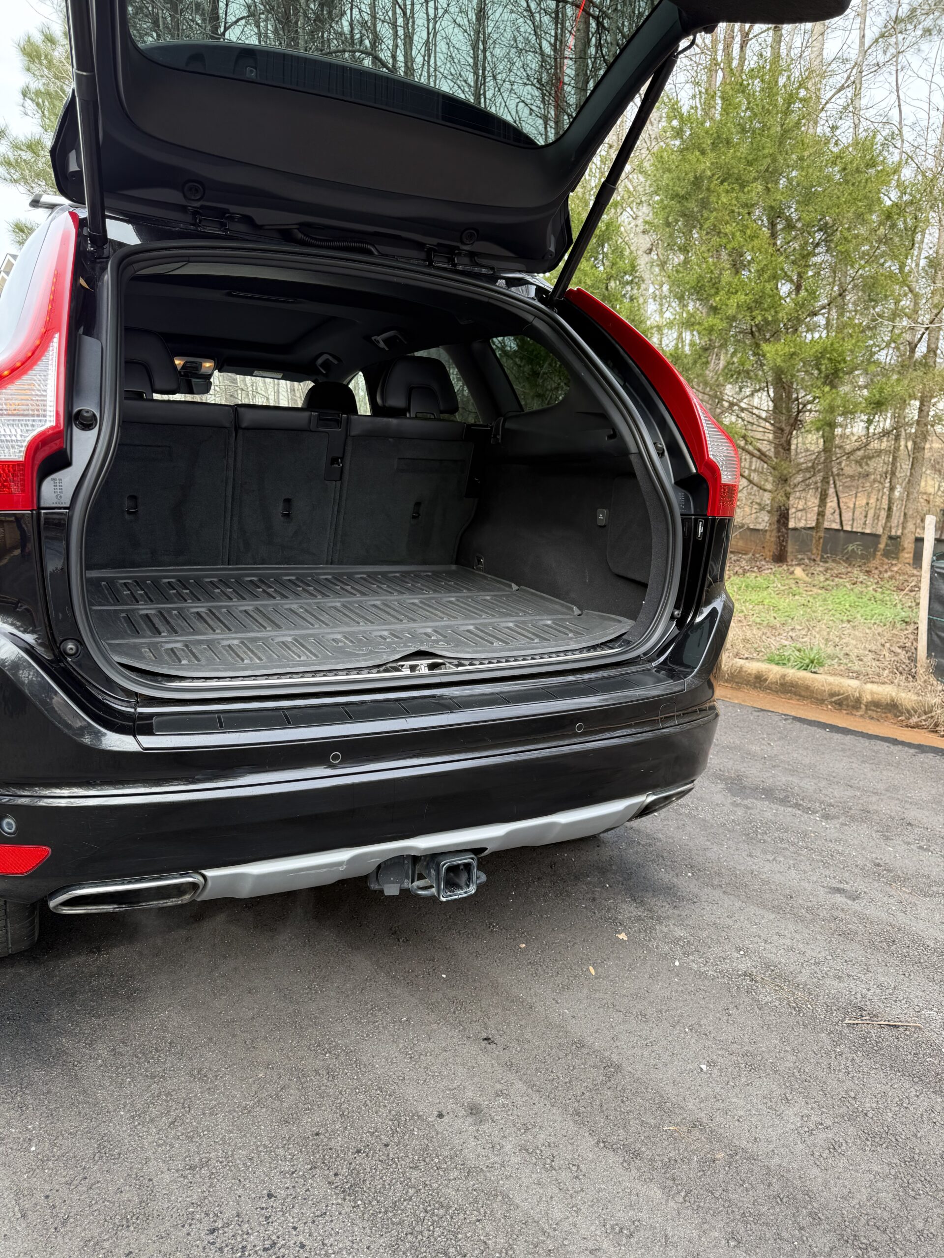 
								2016 Volvo XC60 T5 Platinum Sport Utility 4D full									