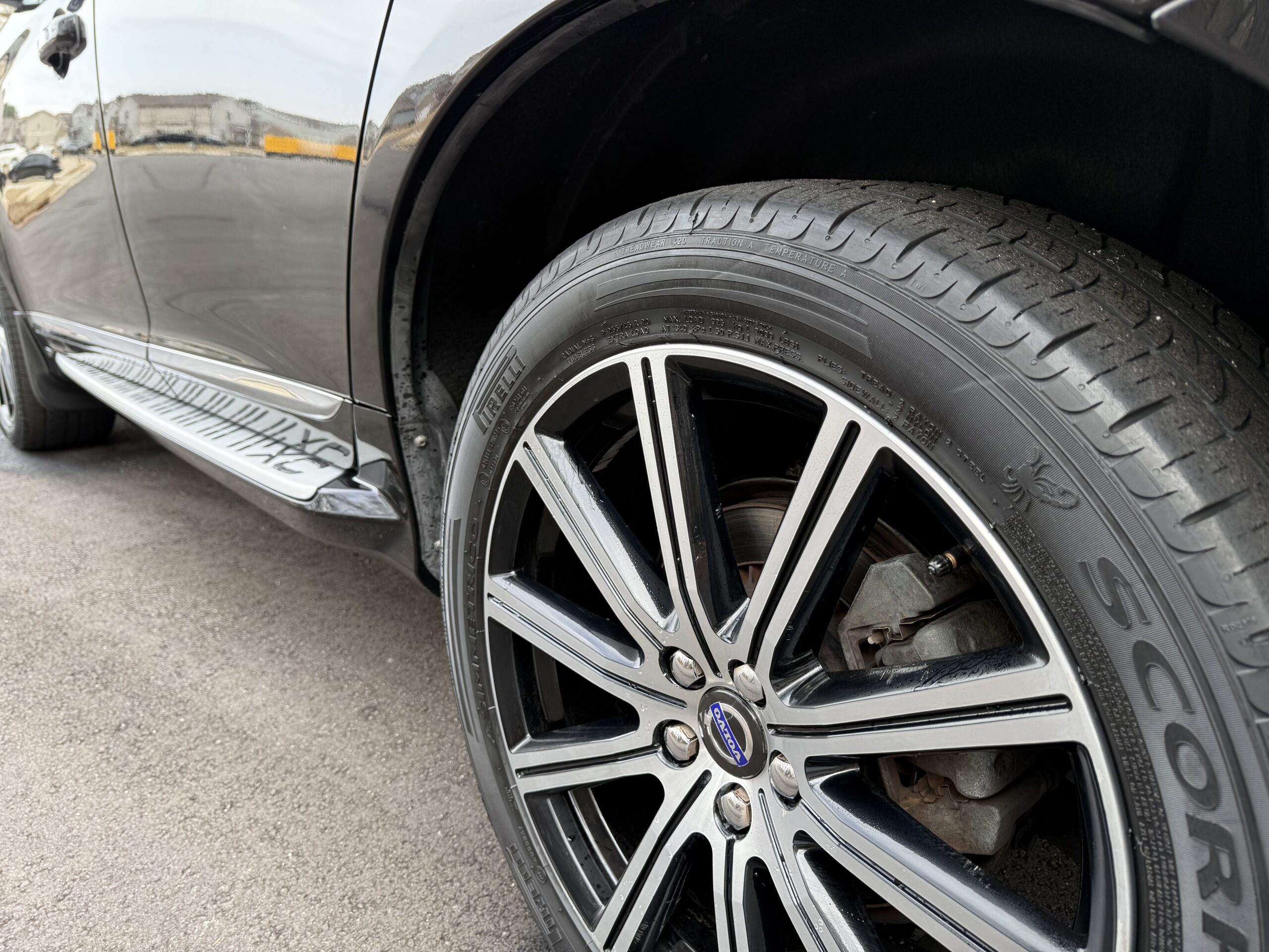 
								2016 Volvo XC60 T5 Platinum Sport Utility 4D full									